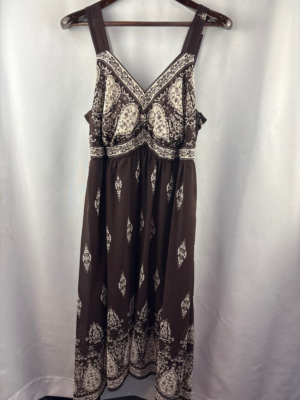 Women’s Silhouettes Size 14 Brown Paisley Maxi Dress
